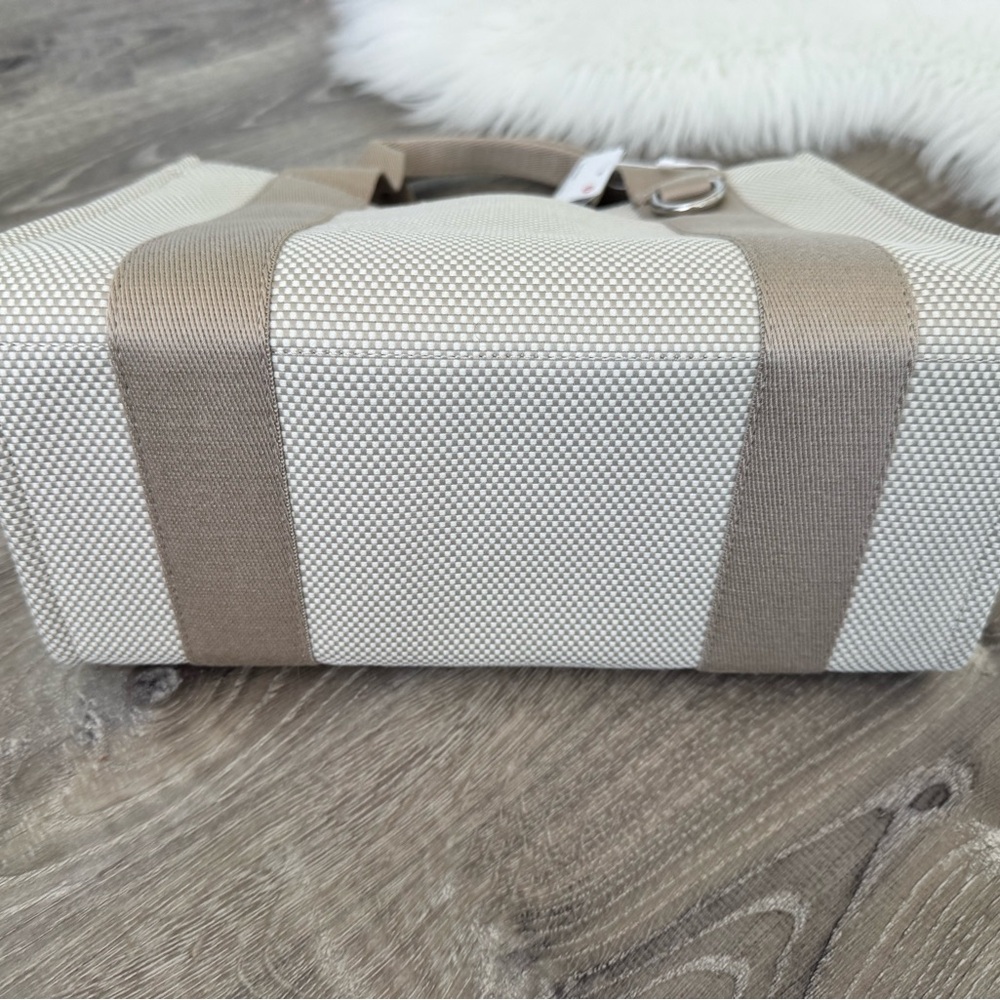 🍋 Lululemon Two-Tone Canvas Mini Tote Bag 4.5L- Mojave Tan/Light Ivory - Picture 6 of 12